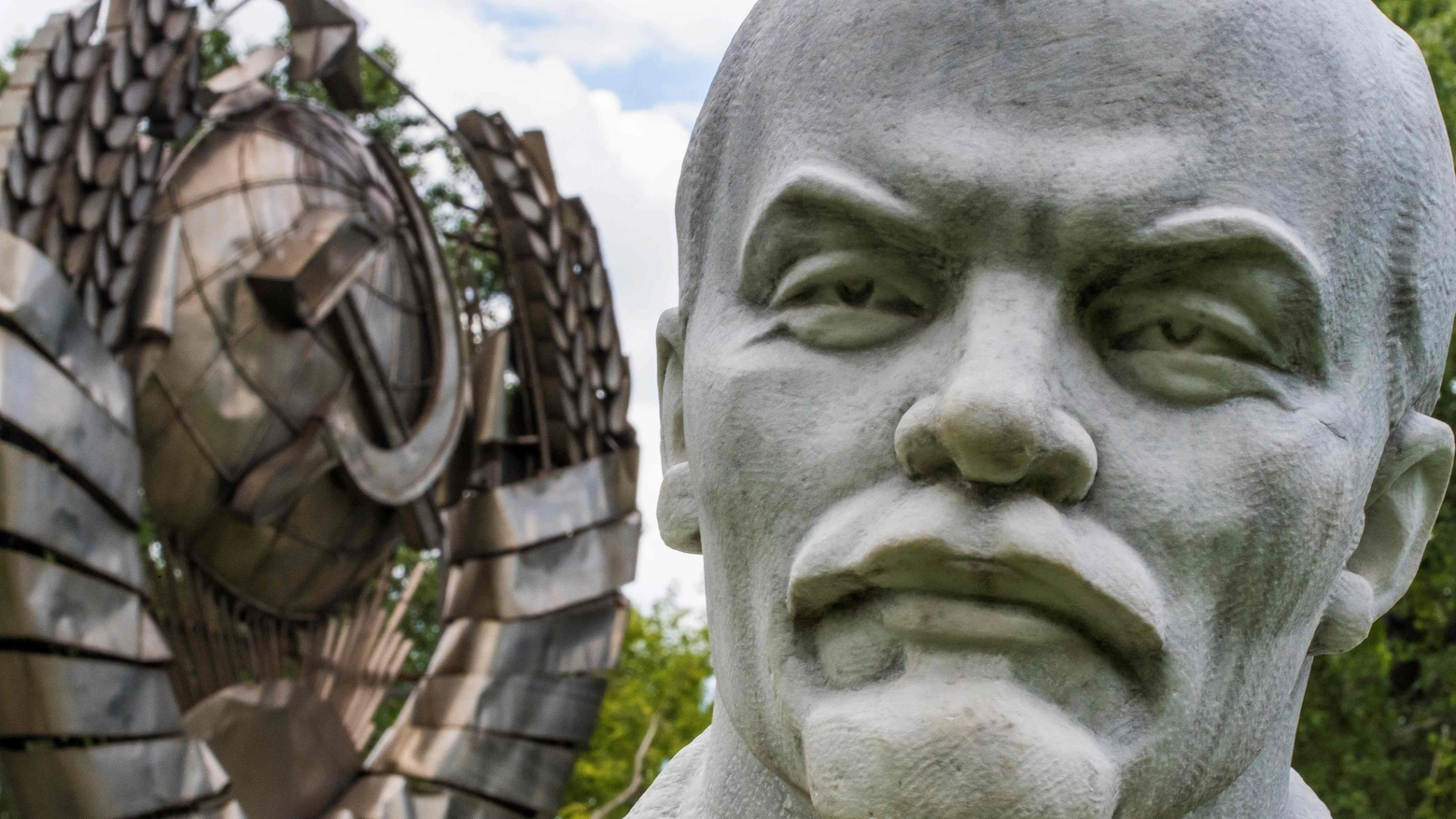 Una statua di Lenin, padre della Rivoluzione d'ottobre (Afp)