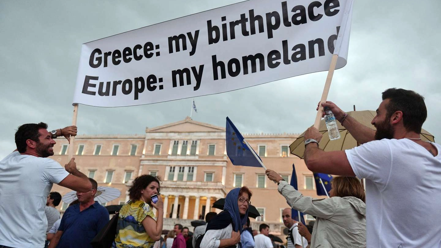 Atene, manifestazione per il 'sì' all'euro (LaPresse)