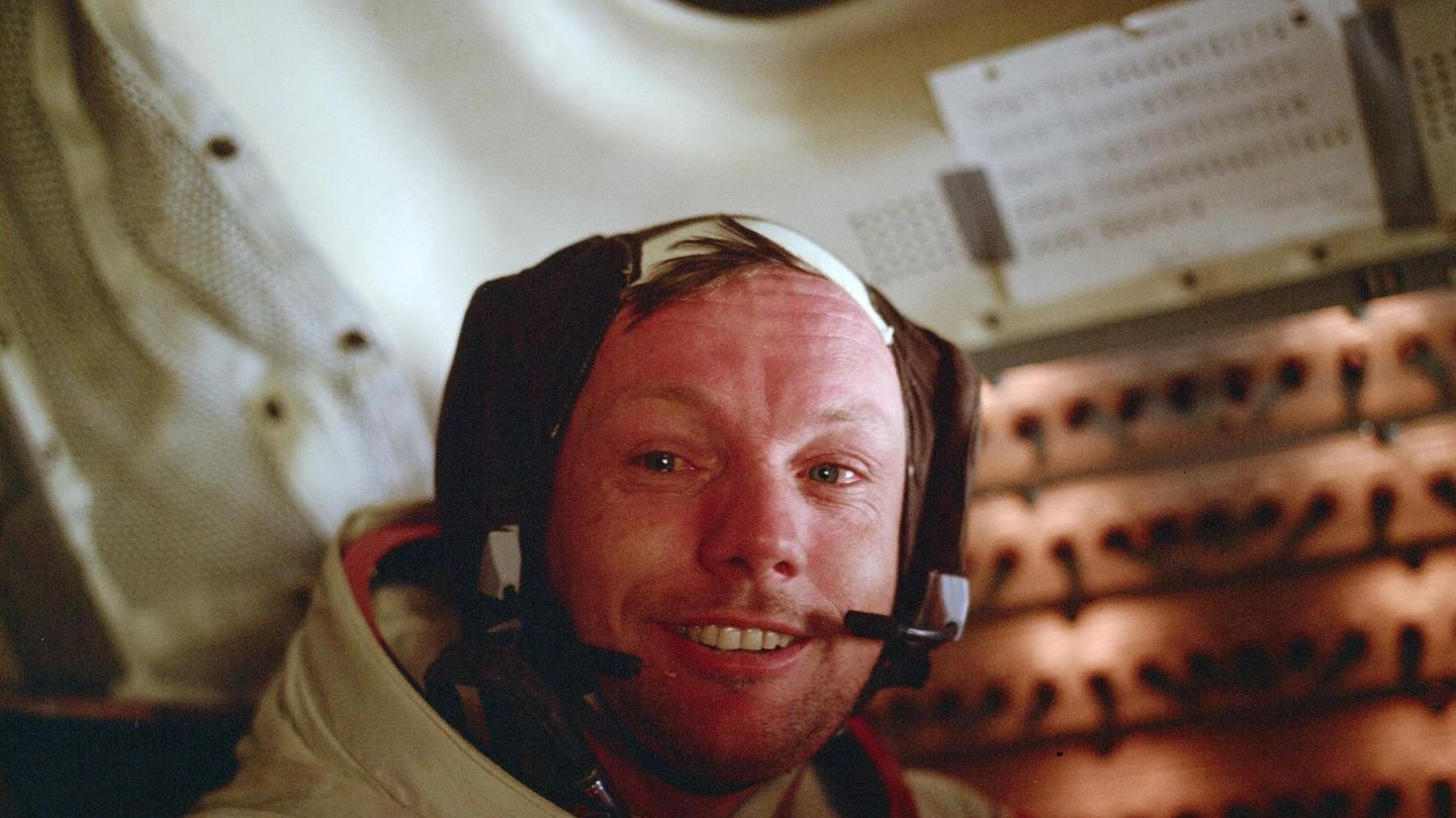 Neil Armstrong dopo la passeggiata lunare (Nasa)