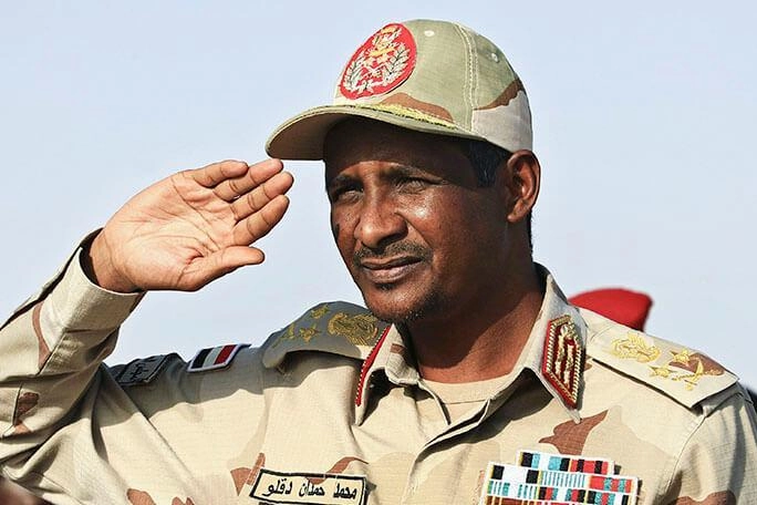 Il generale Mohamed Hamdan Dagalo, detto Hemeti, il leader dei paramilitari insorti