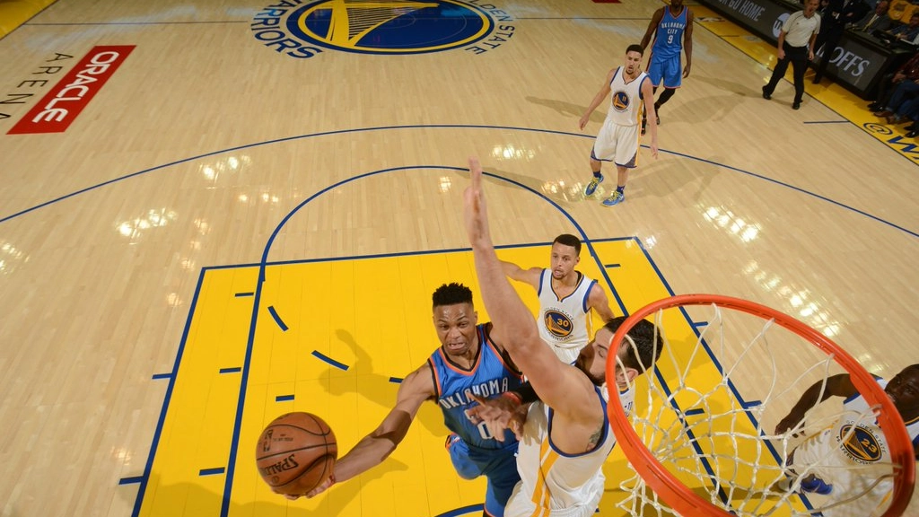 Westbrook semina il panico nella difesa dei Warriors (NBA)