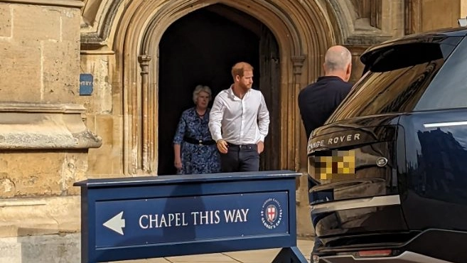 Il principe Harry lascia la chiesa di Windsor
