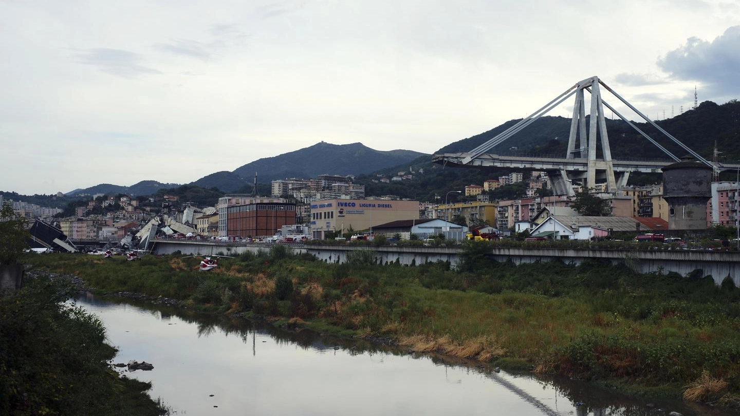 L'area interessata al crollo del ponte Morandi a Genova (Ansa)