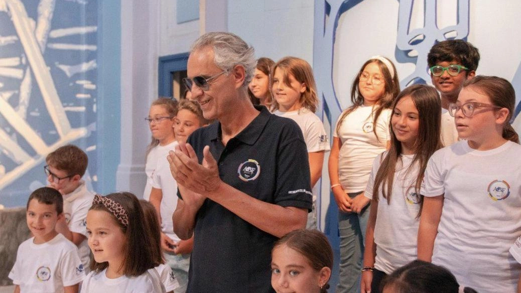 Bocelli a Napoli  tra le voci bianche:   "Cantate la bontà"
