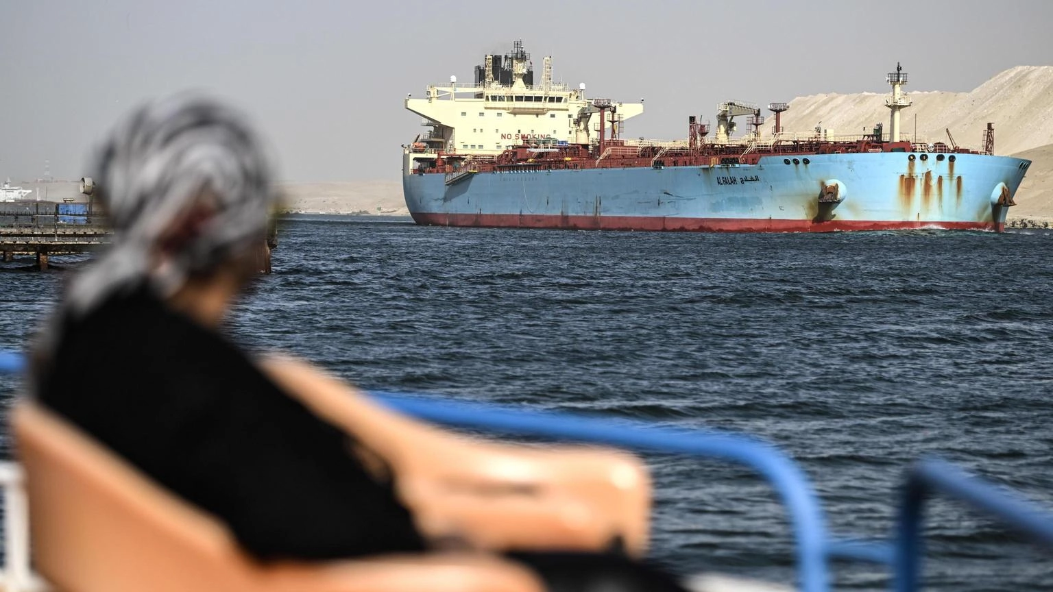 Lloydslist, 'traffico navale nel Mar Rosso giù del 20%'