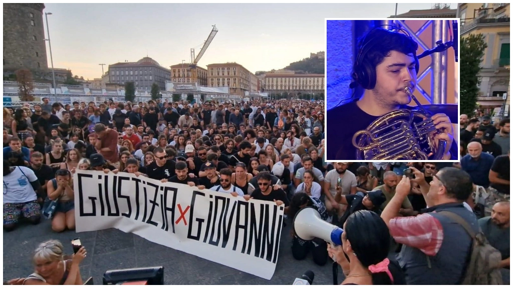 Una manifestazione a Napoli dopo l'omicidio del giovane musicista Giovanbattista Cutolo