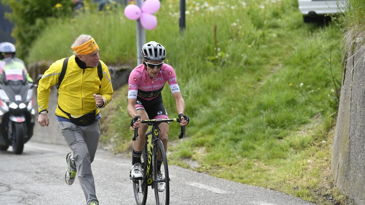Giro d'Italia 2018, Simon Yates cala il tris (Lapresse)