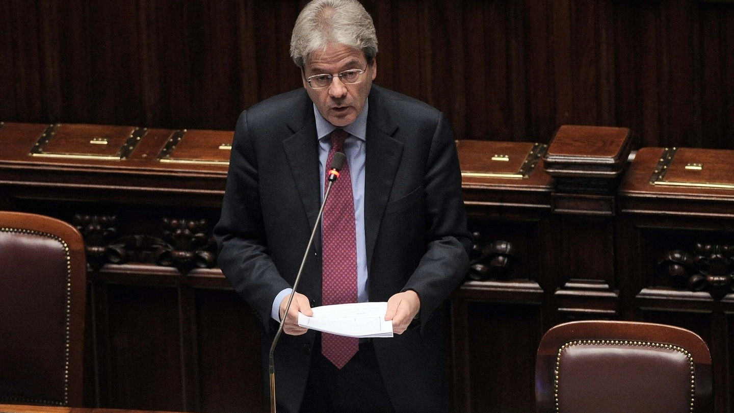 Il ministro Paolo Gentiloni (Lapresse)