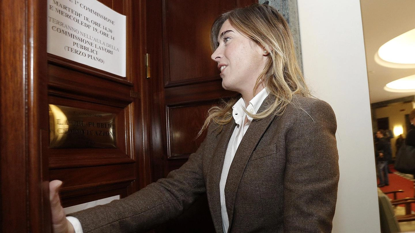 Maria >Elena Boschi entra in Commissione affari costituzionali (Ansa)