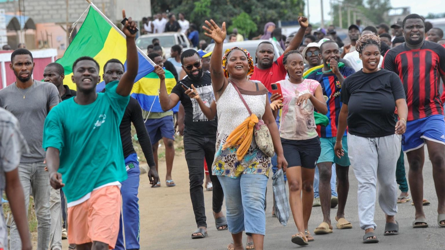 Gabon: i golpisti nominano il nuovo presidente
