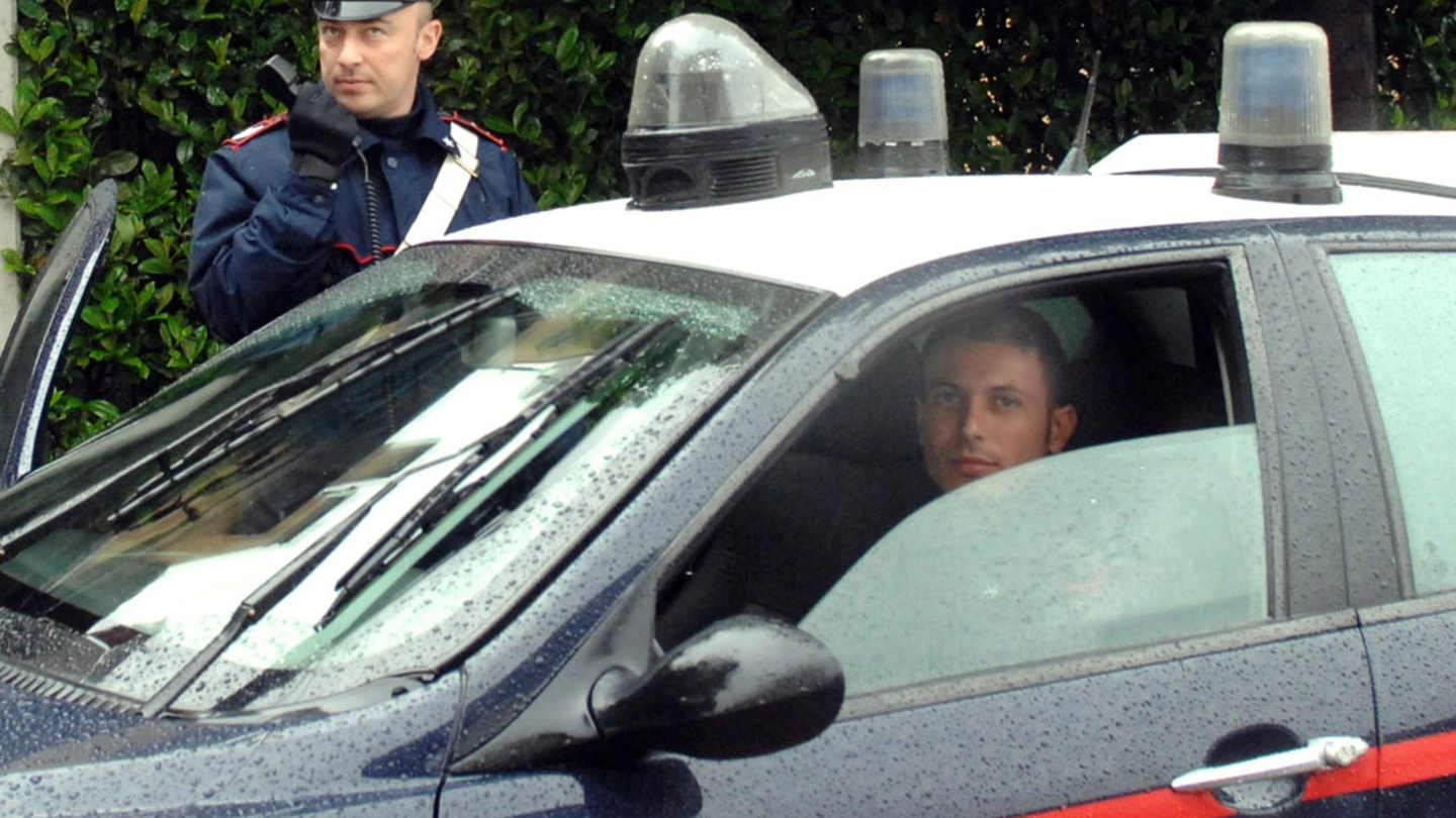 I carabinieri hanno arrestato un barista 28enne (foto Brianza)
