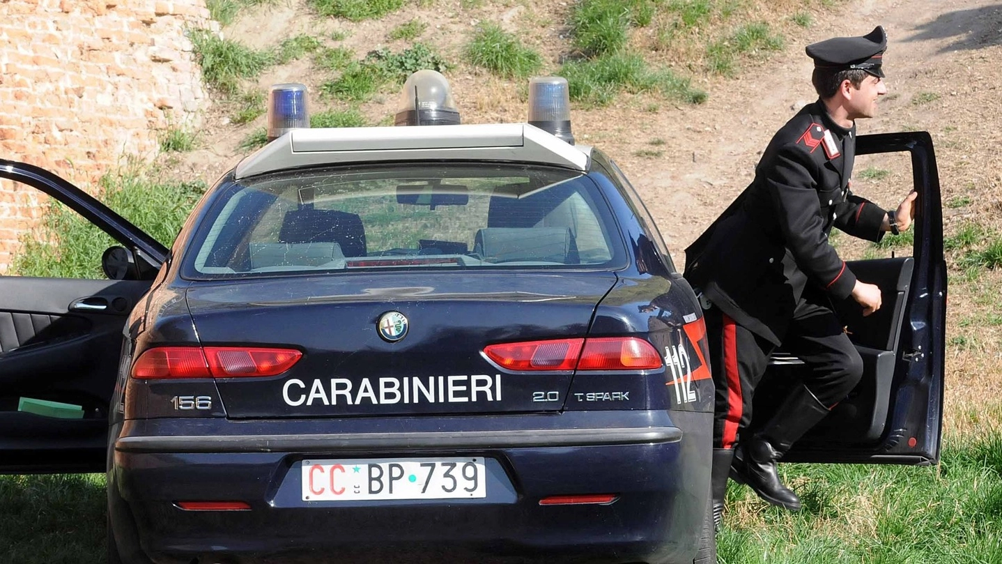 I carabinieri hanno bloccato i quattro a bordo di una Opel Tigra