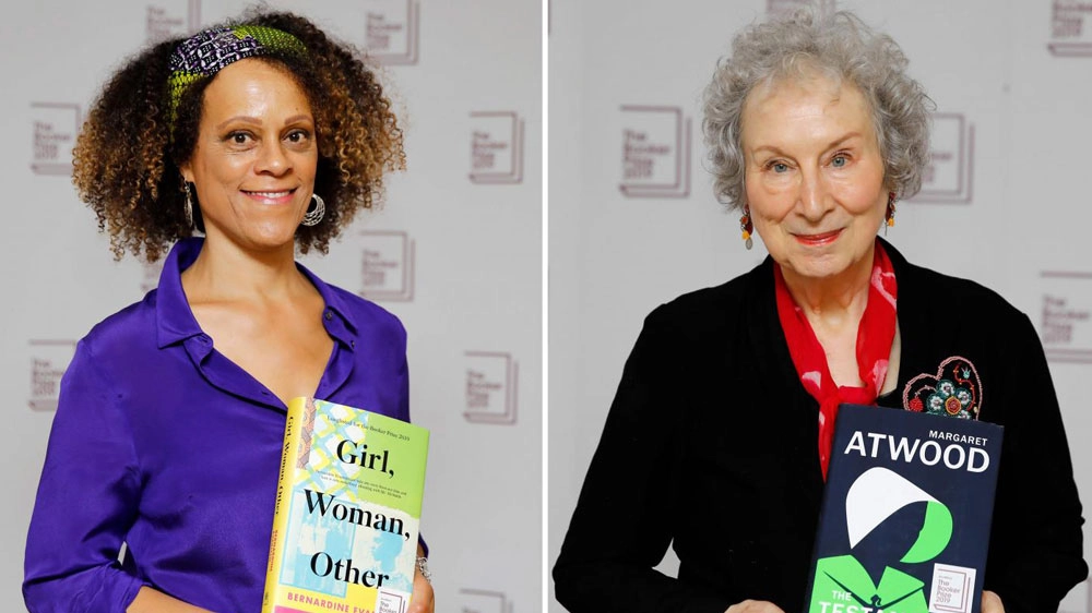 Margaret Atwood (a destra) e Bernardine Evaristo (sinistra)