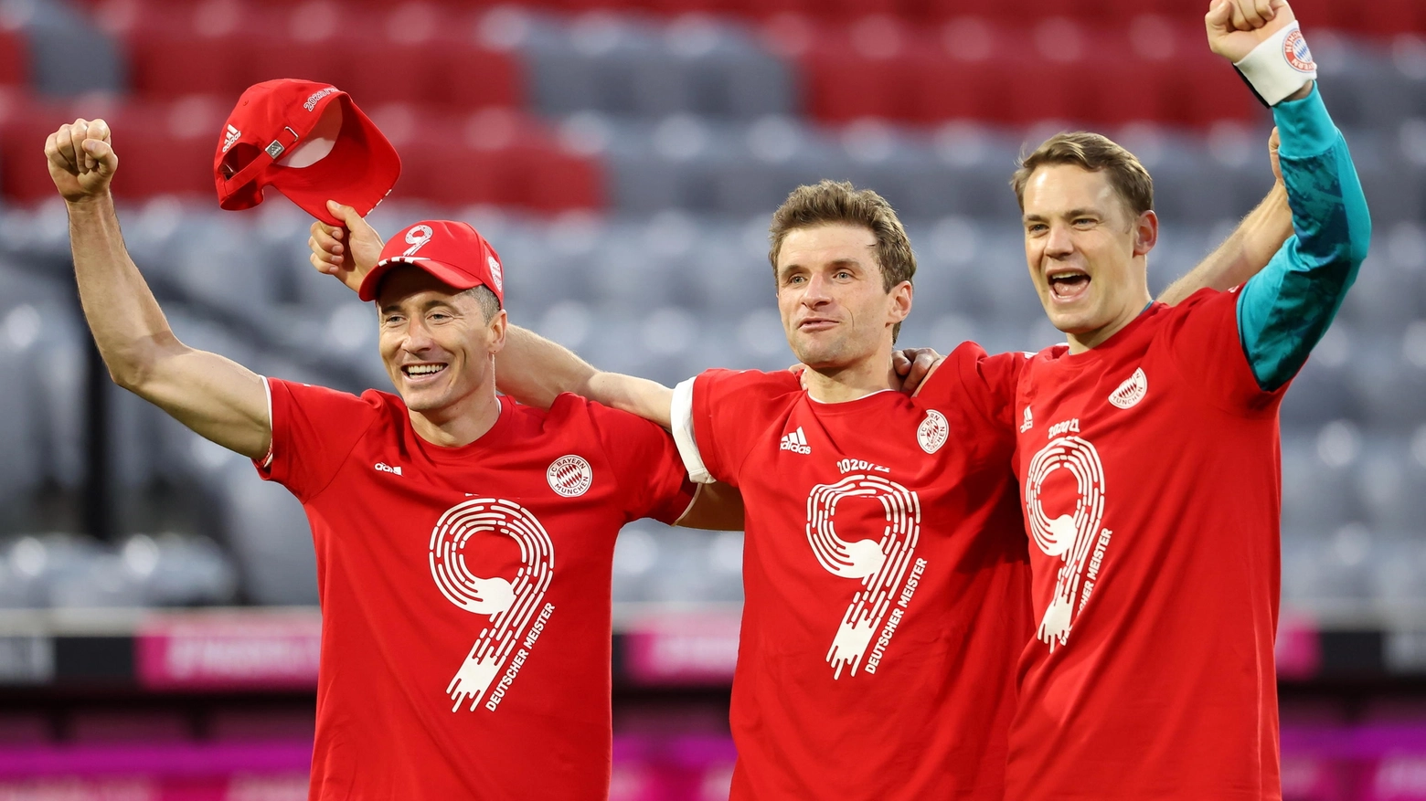 Lewandowski, Muller e Neuer festeggiano (Ansa)