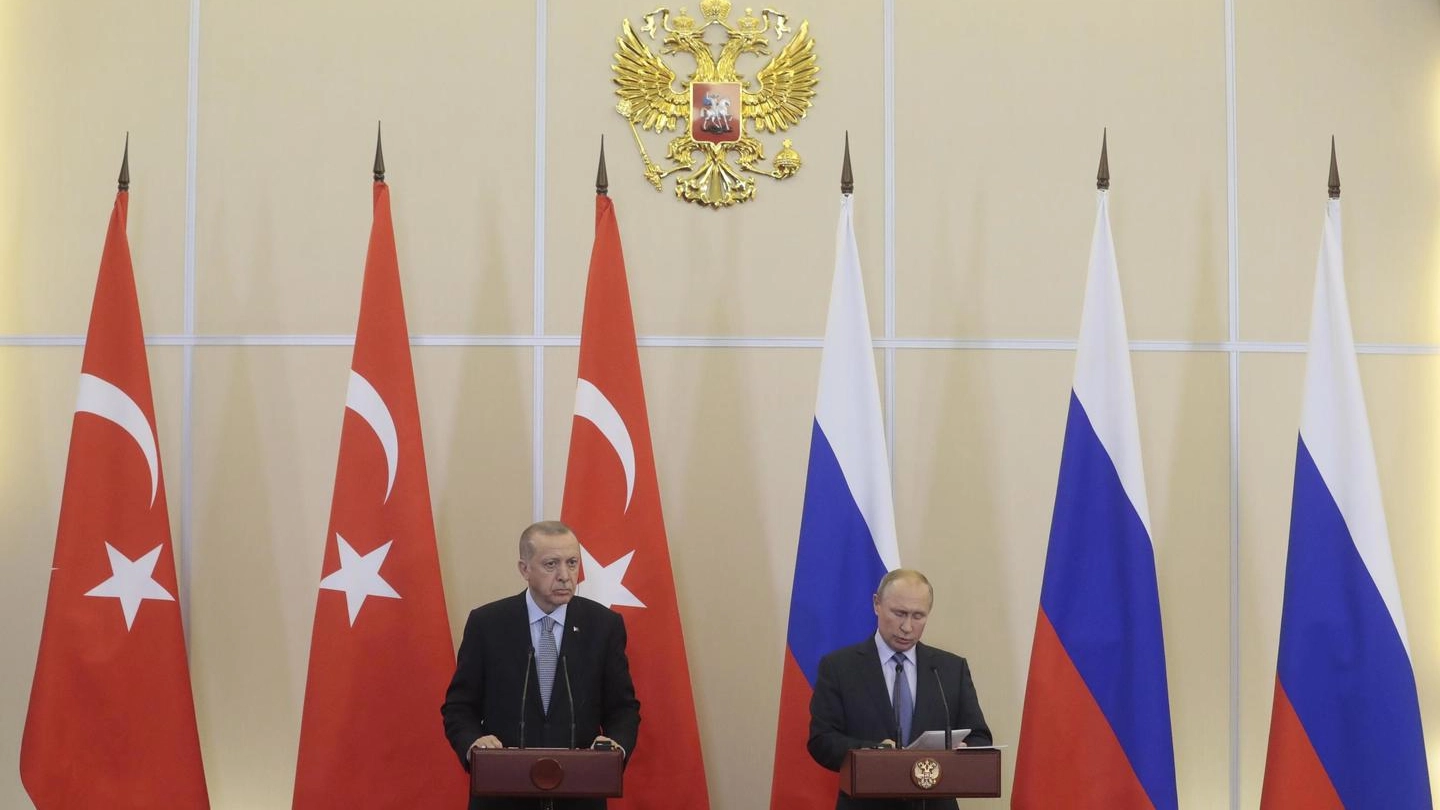 Recep Tayyip Erdogan e Vladimir Putin (foto Ansa)