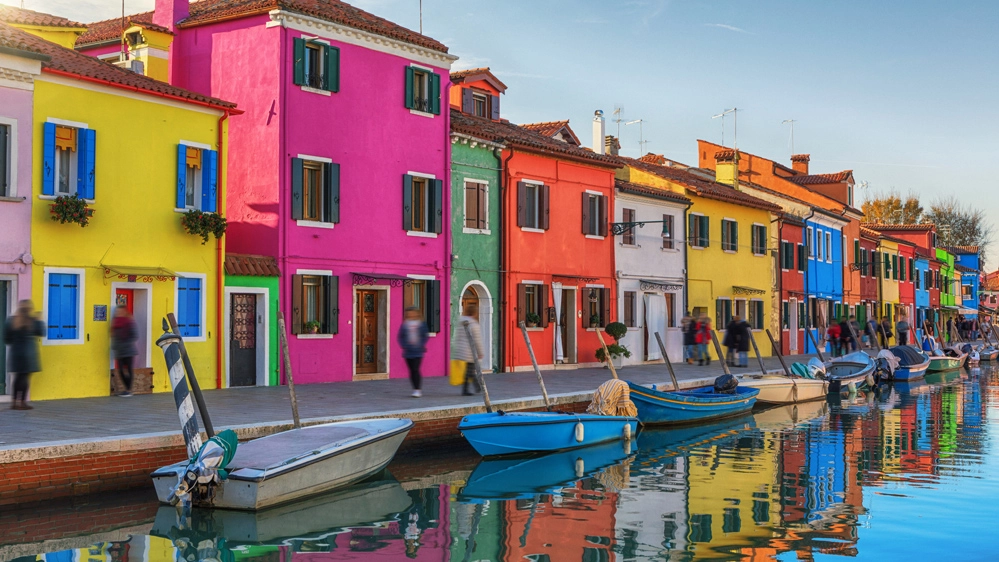 Le case colorate di Burano, nella laguna di Venezia