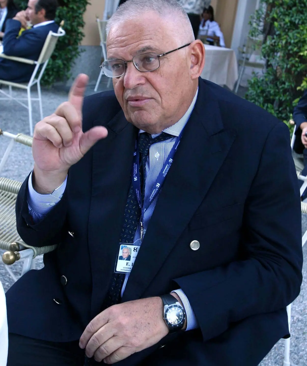 "Basta buonismo, l’Italia reagisca". Luttwak: bombardate gli scafisti