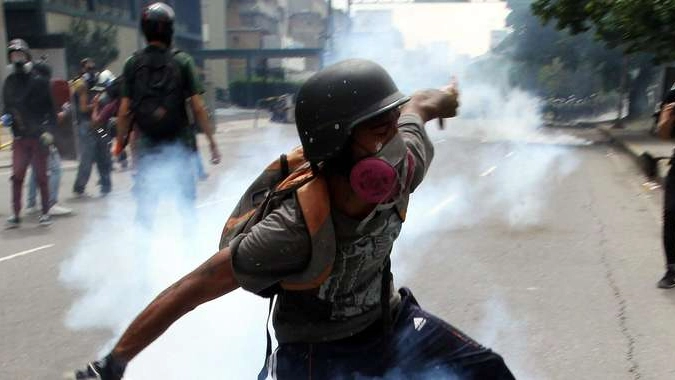 Venezuela, 'lacrimogeno uccise studente'