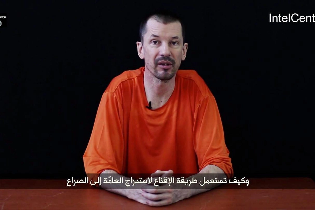 Il giornalista britannico John Cantlie (Ansa)