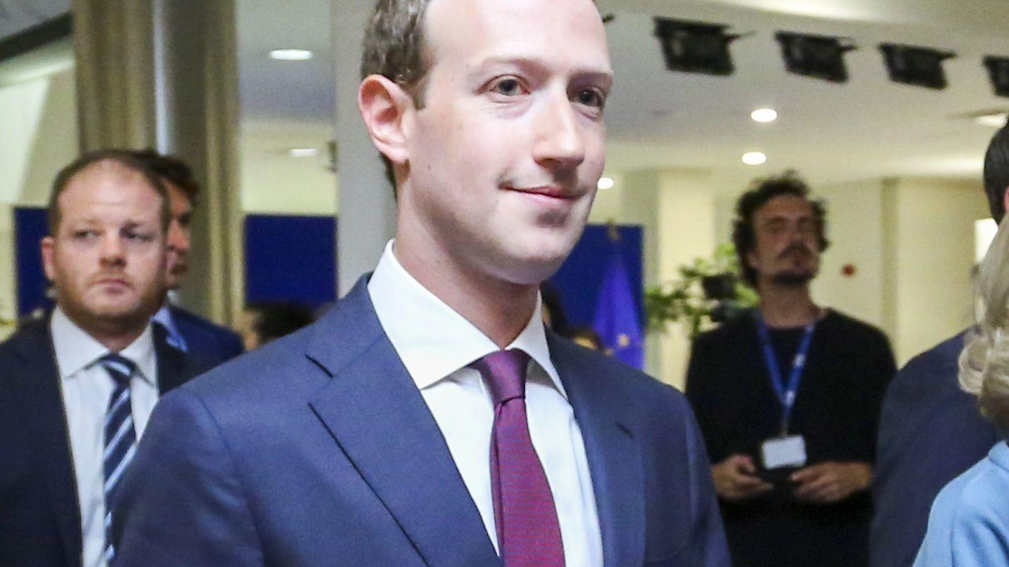 Zuckerberg, svolta europea  "Facebook a pagamento"