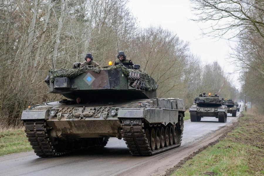 Carro armato Leopard 2 (foto Ansa)