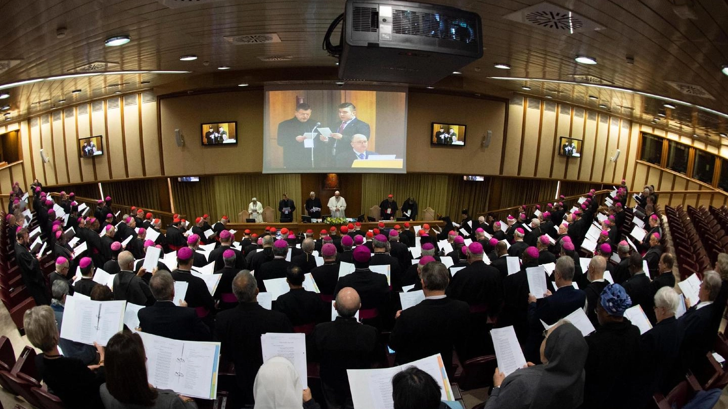 In Vaticano il summit su pedofilia e abusi sessuali nella Chiesa (Ansa)