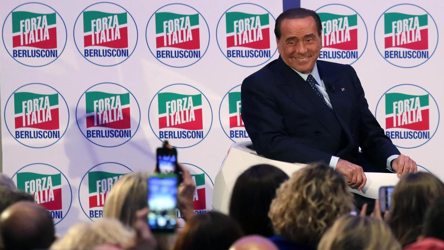  Silvio Berlusconi a Milano (Ansa)