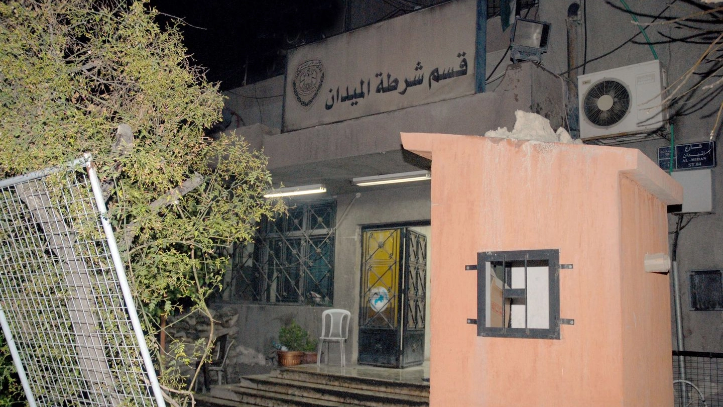 Il commissariato di polizia colpito a Damasco (Afo)