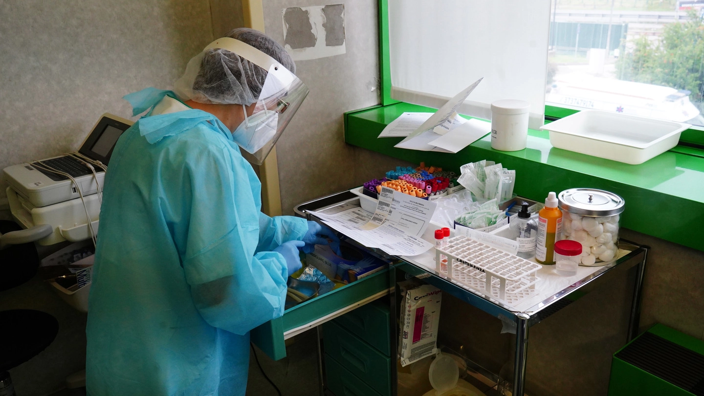 Coronavirus, un laboratorio (Ansa)