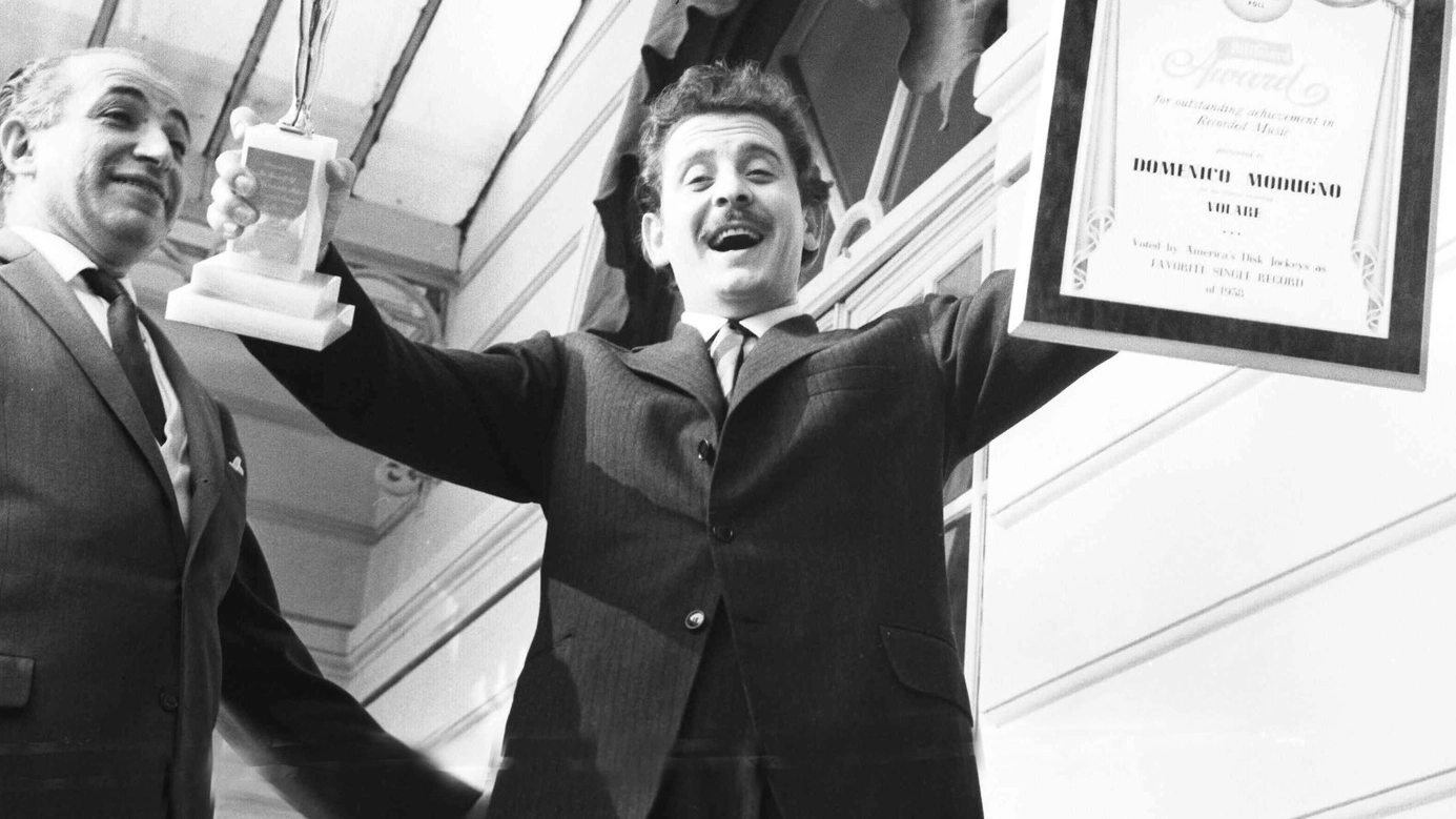 Domenico Modugno vince Sanremo nel 1958 con Volare
