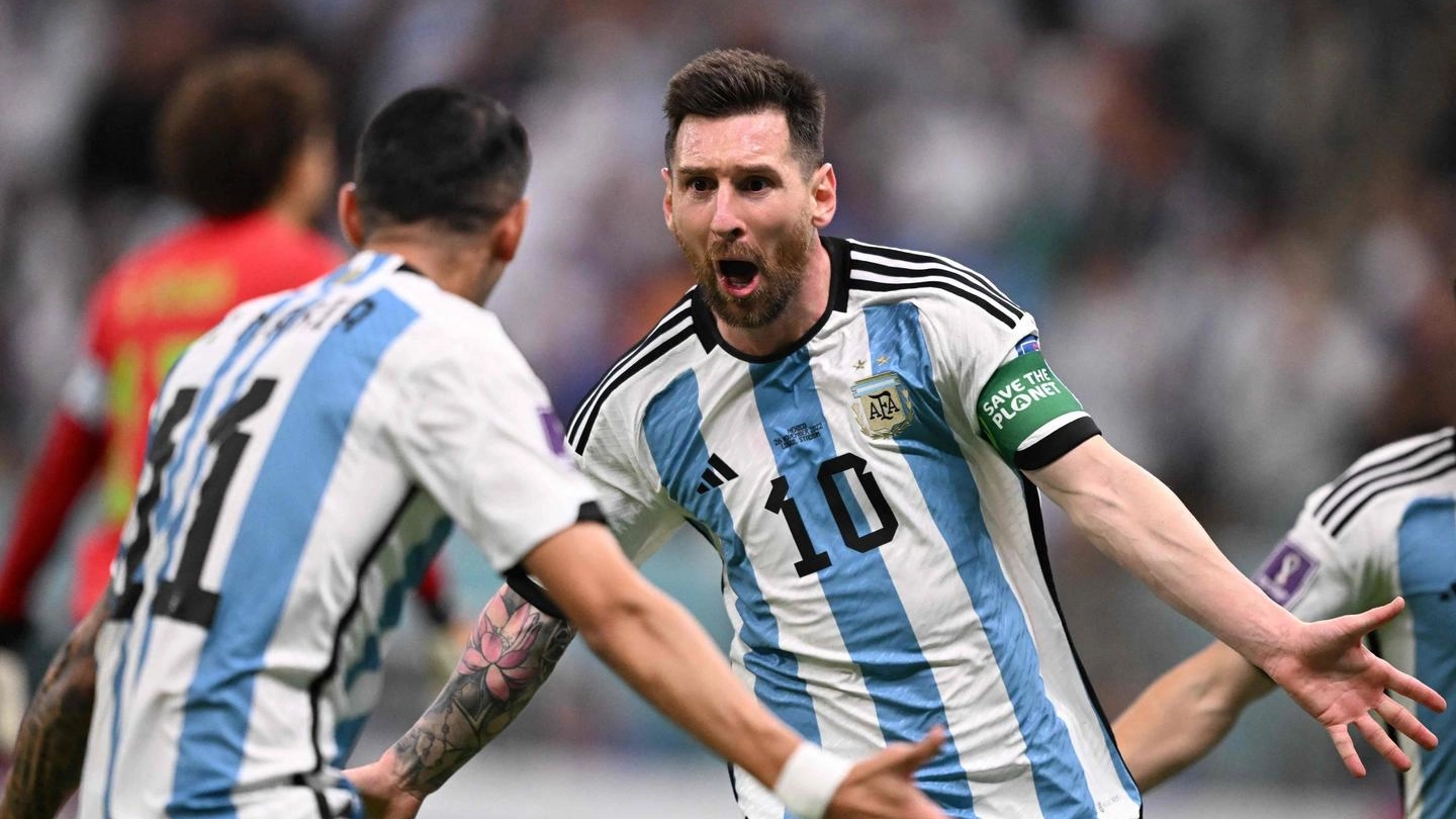 Messi prova a trascinare l'Argentina agli ottavi