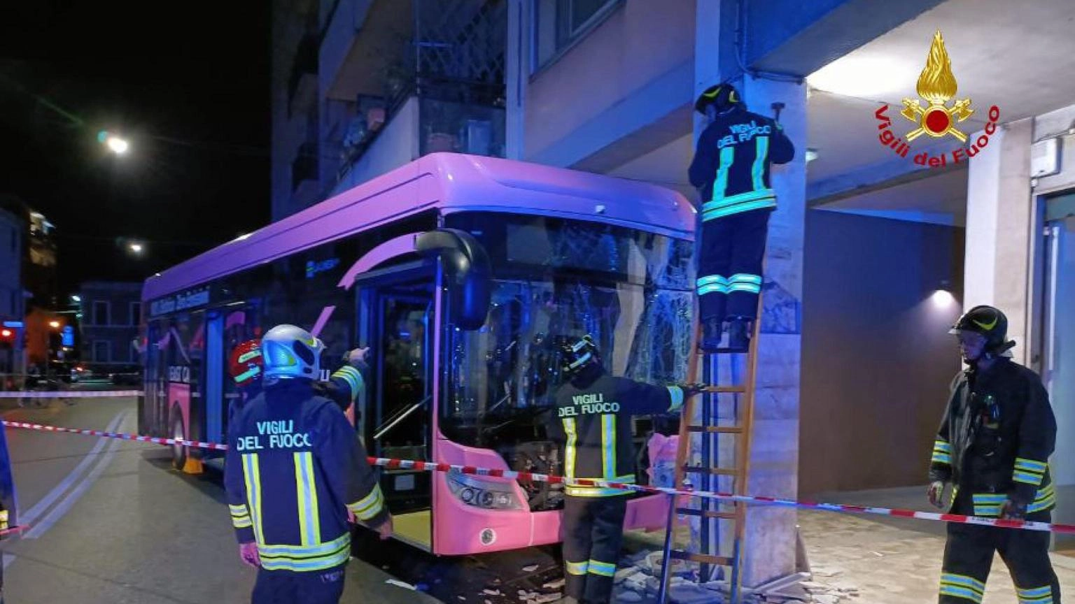 Incidente per bus di linea a Mestre, quindici feriti
