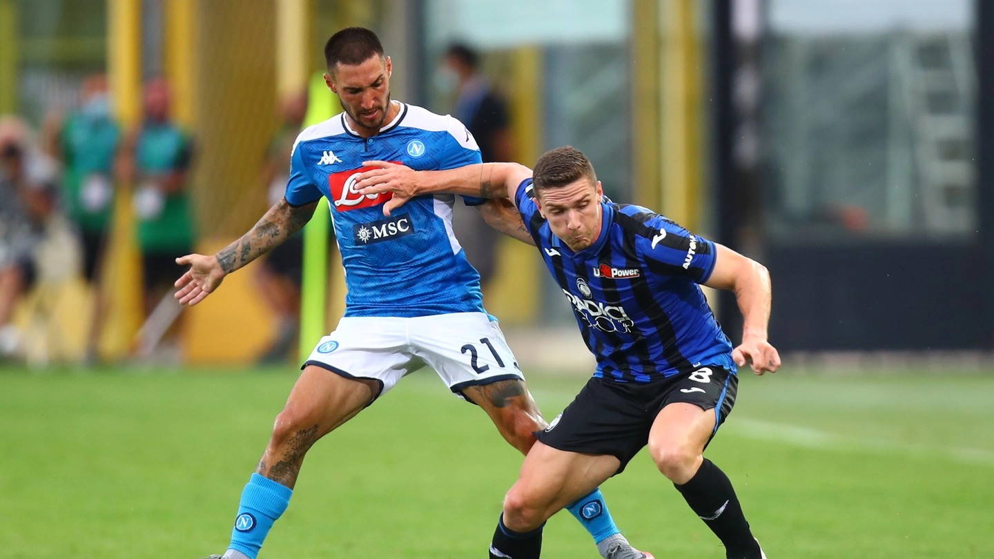 Atalanta-Napoli 2-0, Gosens pressato da Politano (Liverani)
