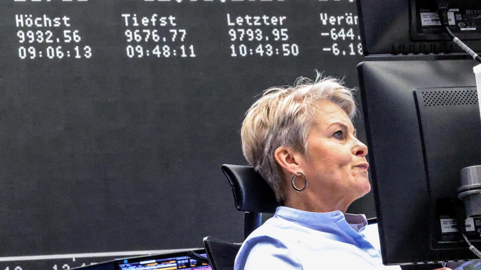 Borsa: l'Europa apre debole, Francoforte -0,2%