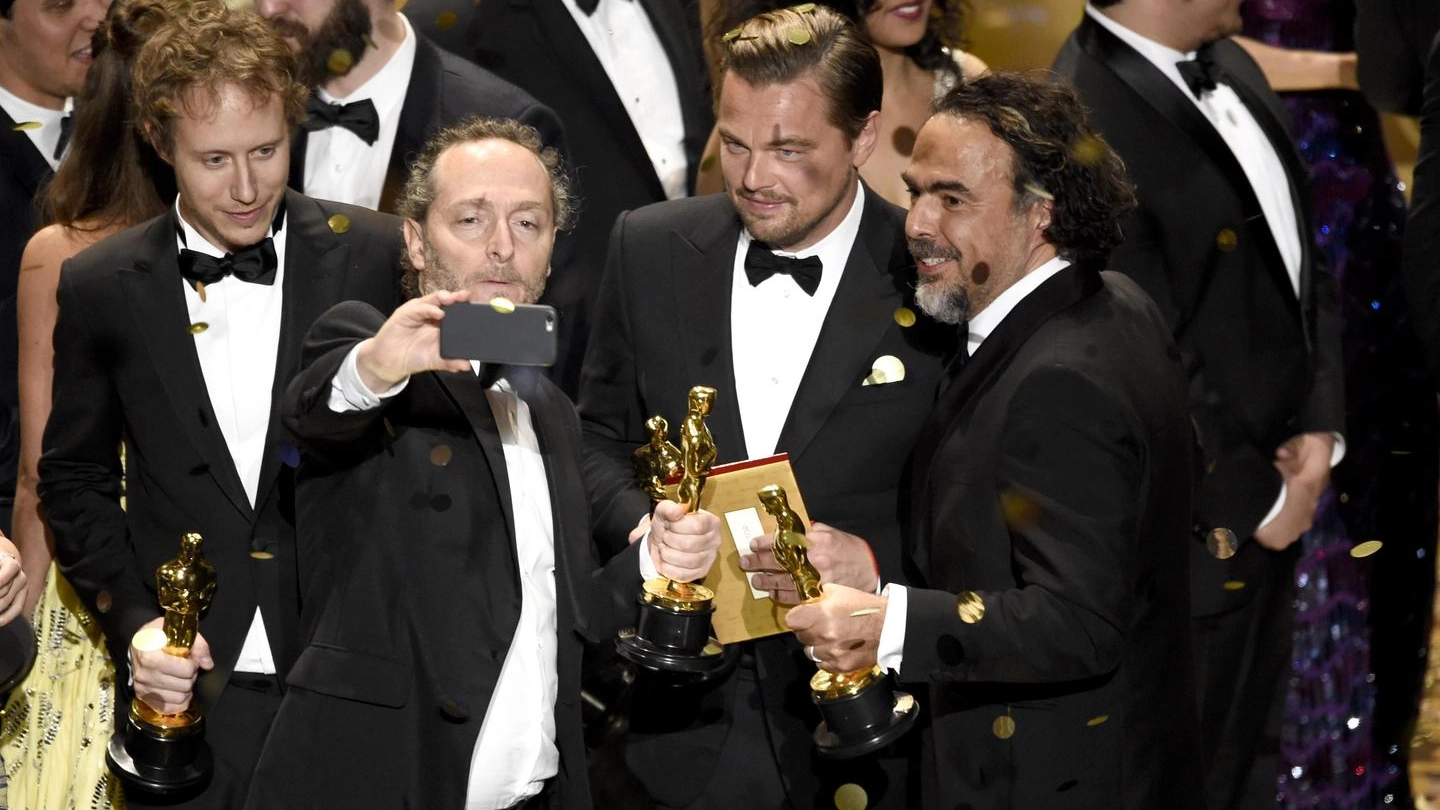 Oscar 2016, Leonardo DiCaprio, Emmanuel Lubezki e  Alejandro G. Inarritu (Ansa)