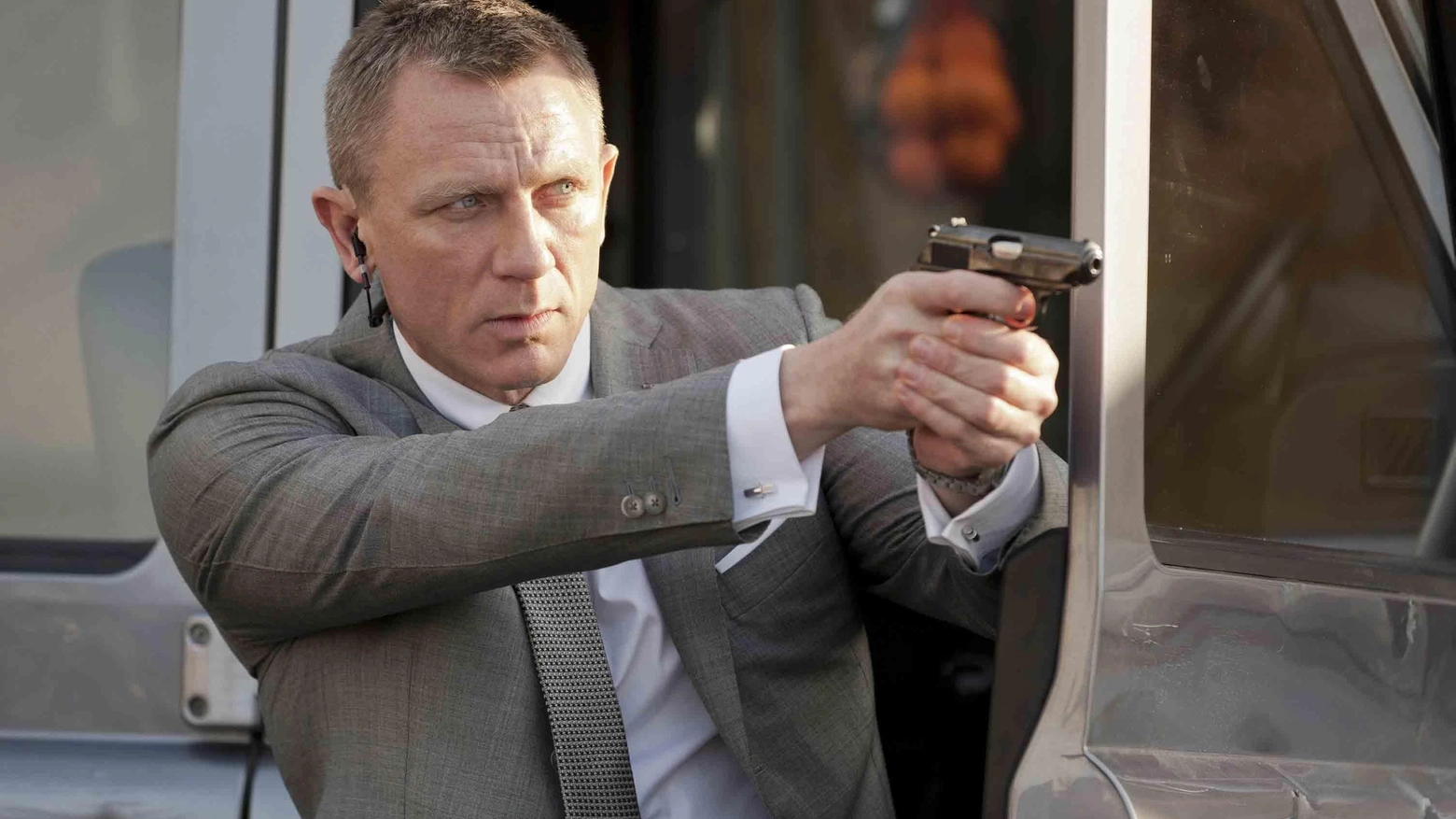 Daniel Craig in una scena di 007 (Ansa)