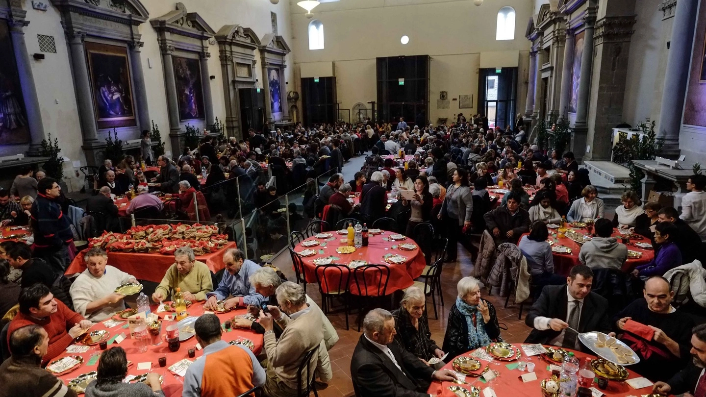 Il pranzo di Natale organizzato dalla comunità di Sant'Egidio (Giuseppe Cabras/New Press Photo)