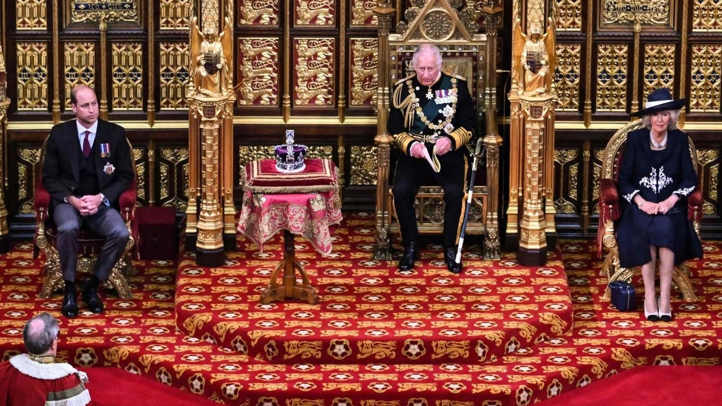 Il principe Carlo, eterno erede, ha conquistato ieri a 73 anni il centro della sce