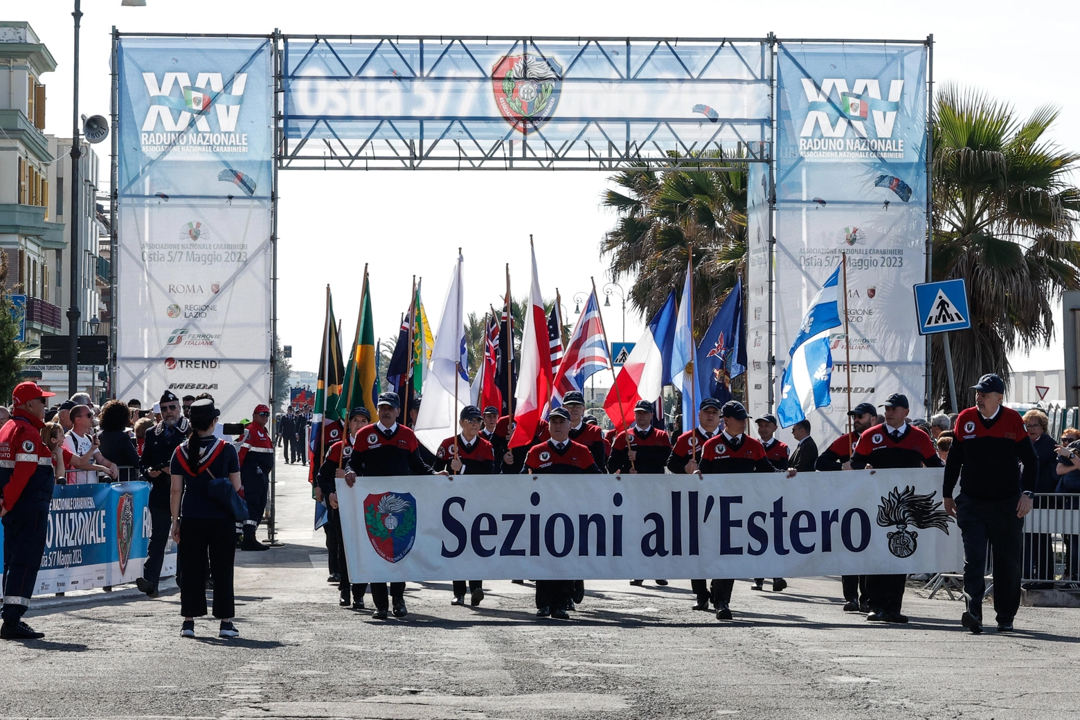 Un momento al Lido di Ostia durante il XXV raduno nazionale dell'Associazione Nazionale Carabinieri, 7 Maggio 2023, Ostia, Roma. ANSA/GIUSEPPE LAMI