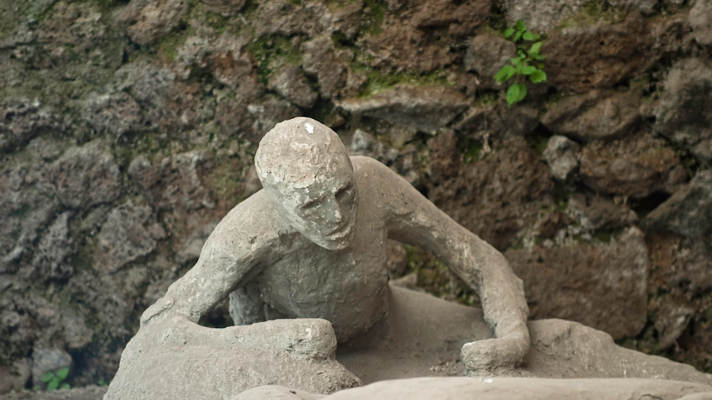 I resti di una delle vittime dell'eruzione vulcanica di Pompei