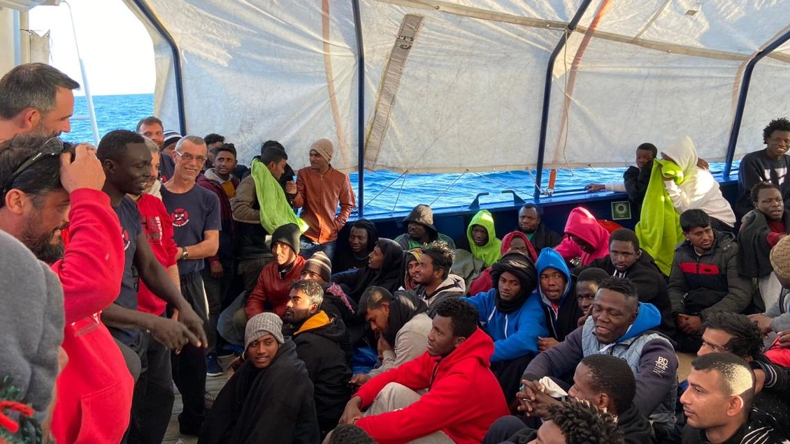 La nave Aita Mari con 158 migranti a bordo
