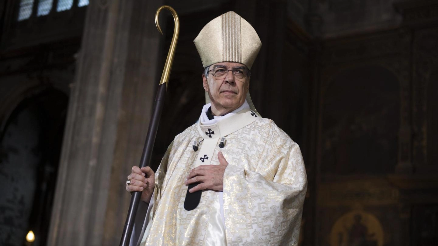  Michel Aupetit, arcivescovo di Parigi (Ansa)