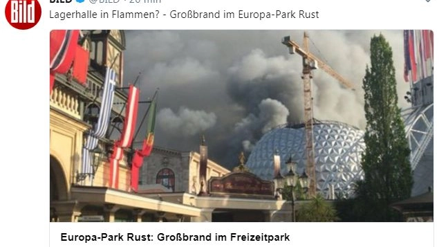 Incendio al Europa-park di Rust, in Germania (twitter bild)