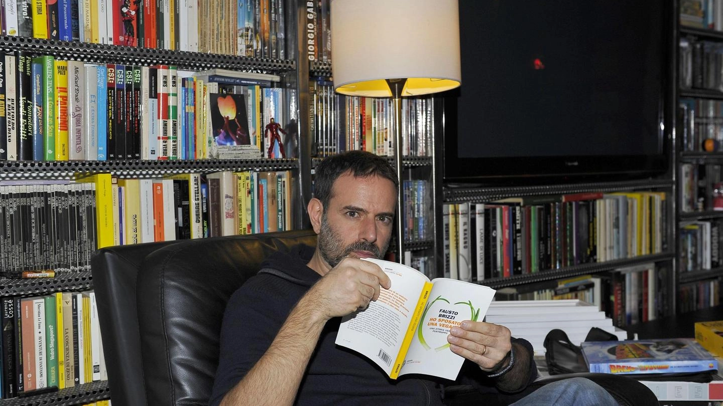 Lo scrittore regista Fausto Brizzi (Ansa)