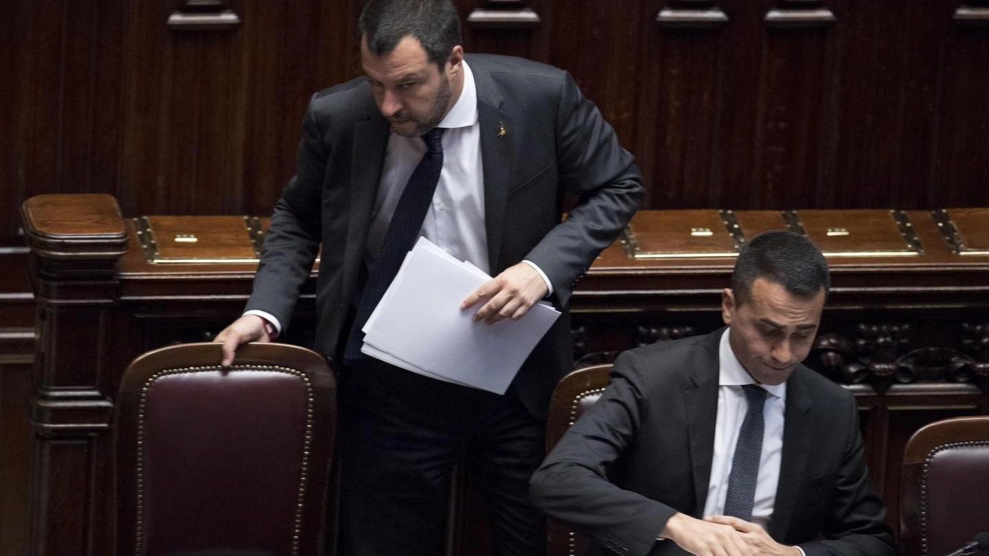 I vicepremier e ministri Salvini e Di Maio (Ansa)