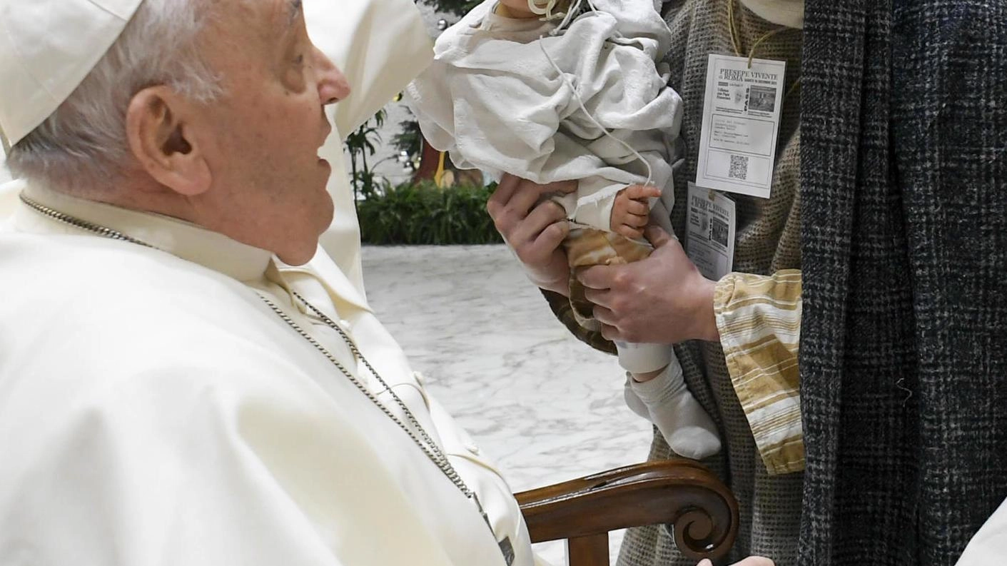 "Cari bambini, così saggi e puri". Papa Francesco si racconta