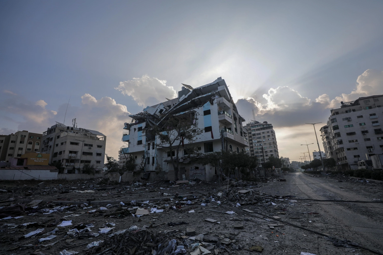Gaza, palazzi distrutti
