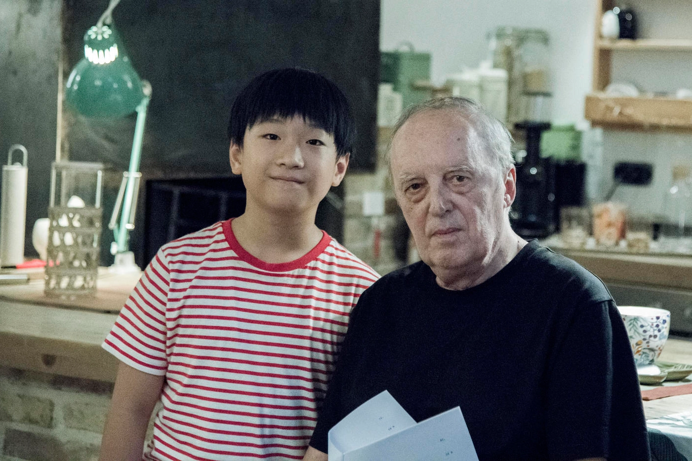 Dario Argento, 81 anni, con Andrea Zhang sul set di 'Occhiali neri' (Ansa)
