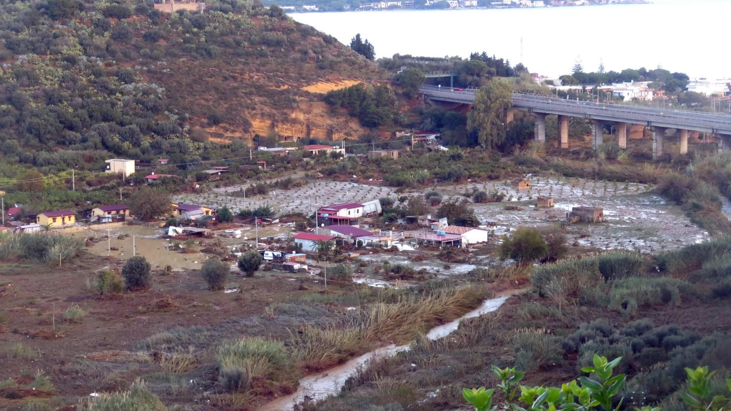 Il fiume Milicia e il pianoro dove è straripato causando la morte di 9 persone (Ansa)