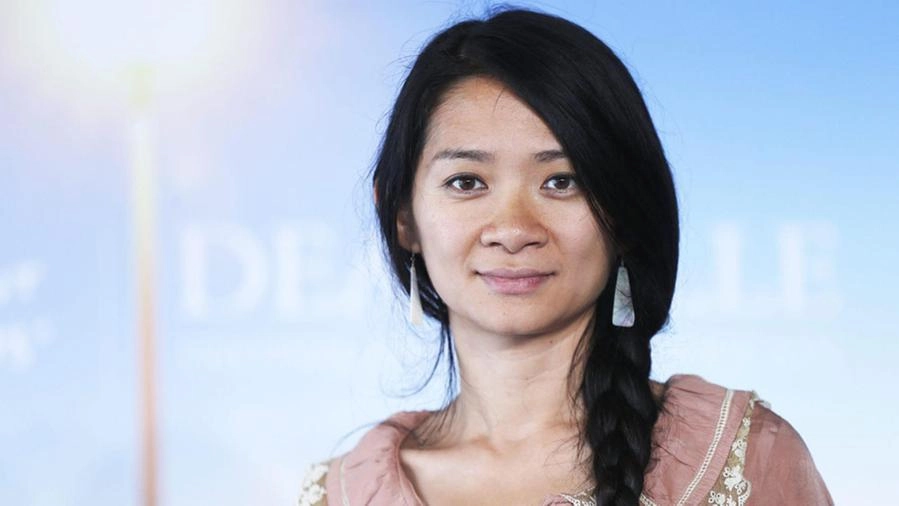 Chloé Zhao, favoritissima regista di Nomadland
